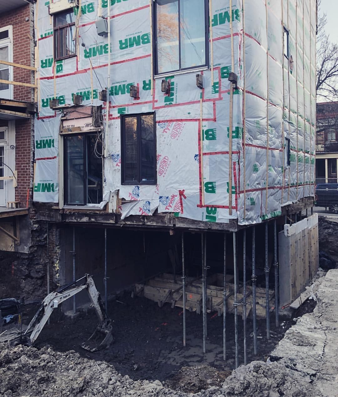 Chantier en cours : nouvelle fondation sous un bâtiment existant